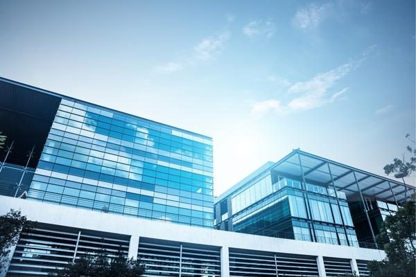 vinduespudsning svendborg erhverv glasfacade kontor vinduespudser